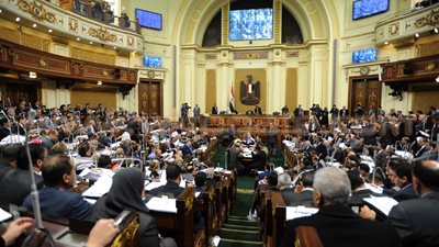 عاملون بالجهاز الإداري يطالبون بنشر أسباب رفض الخدمة المدنية