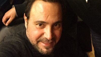 عاصي الحلاني يستعد لمفاجأة جديدة باستوديو «طوني سابا»