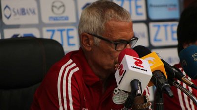 جولة مكوكية لـ«كوبر» لمتابعة المحترفين المصريين