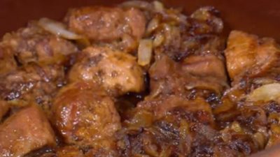 طريقة عمل اللحمة بالبصل