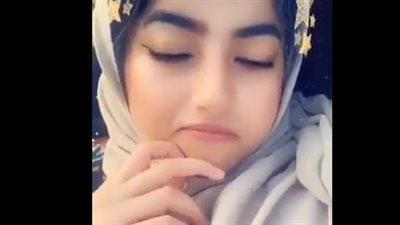 التحقيق مع خطيب سعودي شبه المرأة العاملة بمن تأكل بثدييها (فيديو)