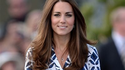 مشاهير تبرعن بشعرهن لمرضى السرطان.. الأميرة كيت دوقة كامبريدج تتبرع بـ18 سنتيمتر لصالح مؤسسة صناعة شعر مستعار.. منى ذكي تتضامن مع مريضات سرطان الثدي.. وممثلة كويتية ضمن القائمة