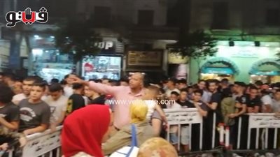 زحام المواطنين أمام سينمات وسط البلد في ثالث أيام العيد (فيديو)