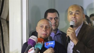 روبرتو كارلوس يشارك أهالي عزبة الهجانة في حملة «حلل واطمن»..  صور