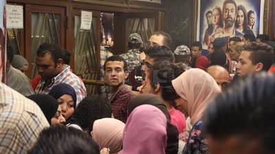 تنزه المواطنين على كورنيش النيل ووسط البلد في ثالث أيام العيد (فيديو)