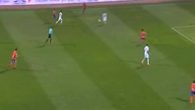 مؤمن زكريا يشارك في تعادل الأهلي مع الفيحاء 1/1 (فيديو)