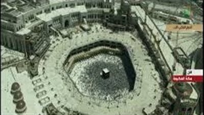 الحجاج يؤدون طواف الوداع (فيديو)