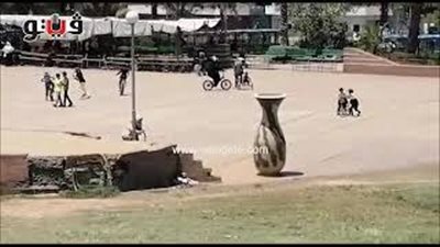 الأم الفرفوشة رزق.. ربة منزل تلعب بالدراجة مع أطفالها بحديقة الفسطاط (فيديو)