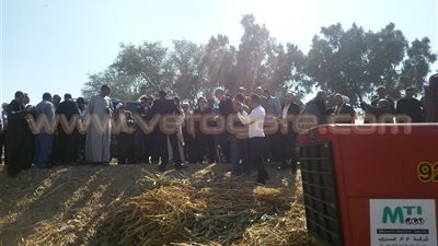 بالفيديو.. وزيرة التعاون الدولي تتفقد أحد المشروعات الزراعية بقنا