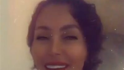 لقاء الخميسي تبهر الجمهور بغنائها 