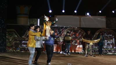 «عواض» يتابع البروفة النهائية قبل افتتاح مهرجان أسوان للثقافة