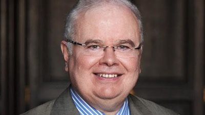 مدير المدرسة الوطنية الفرنسية يعقد لقاء مع شباب البرنامج الرئاسي