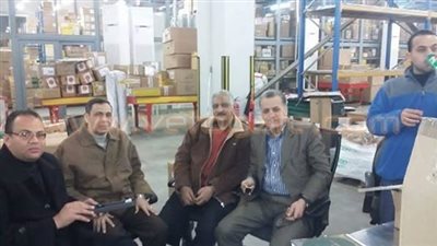 بالصور.. إحباط تهريب 7 ساعات تجسس قادمة من الولايات المتحدة