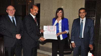 الجالية المصرية بالسعودية تتعهد لوزيرة الهجرة بالمشاركة في الانتخابات