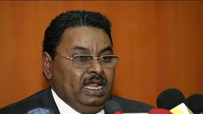 متوعدة بمحاسبته.. أمريكا تمنع دخول رئيس المخابرات السودانية السابق إلى أراضيها