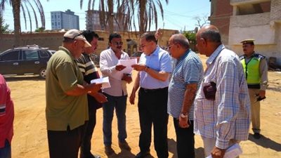 التحقيق مع 3 مسئولين بالشرقية لفشلهم في التصدي لظاهرة التعديات