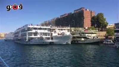 البواخر السياحية تطلق صافرات لتحية المشاركين في مهرجان أسوان (فيديو)