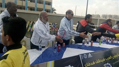 علاء نبيل يفتتح أكاديمية المقاولون بالسويس (صور)