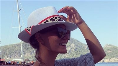 جان يامان وديميت أوزديمير يثيران الشك بوجود علاقة سرية بينهما