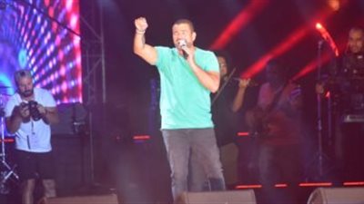 العلمين الجديدة تنهي استعدادها لحفل عمرو دياب بحضور 20 ألف متفرج