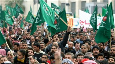 وثائق من السجن بخط اليد.. 1350 من شباب الإخوان يطالبون القيادات بالتراجع أمام الدولة