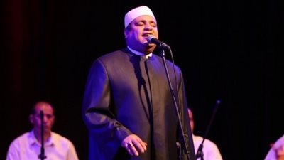 لآخر مرة.. الشيخ إيهاب يونس وعلي الهلباوي يغنيان مع كايرو ستيبس في الإسكندرية