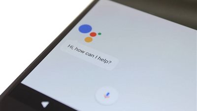 مساعد جوجل يتفوق على أليكسا وسيري في الذكاء
