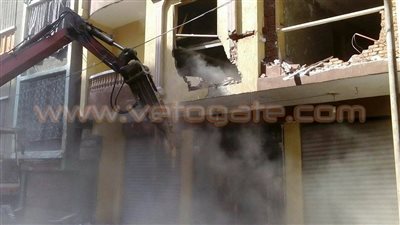 بالصور.. القليوبية تزيل عقارا مخالفا حفاظا على حياة المواطنين