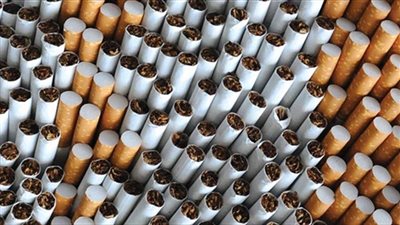 مصادرة 10 آلاف عبوة سجائر مهربة جمركيا داخل محل بباب الشعرية