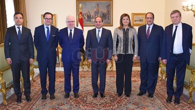 تفاصيل لقاء السيسي ورئيس المدرسة الوطنية الفرنسية (صور)