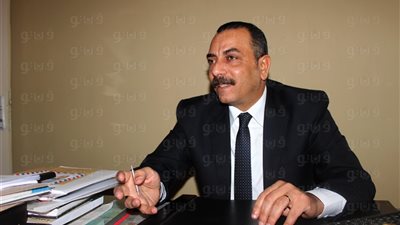 رئيس حي شبرا يبحث الأزمات مع نواب البرلمان