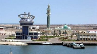 تكريك 322 ألفا و76 مترا مكعبا من ميناء دمياط