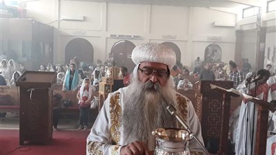 الأنبا تكلا يترأس صلاة القداس بكنيسة العذراء ومارجرجس في مدينتي (صور)