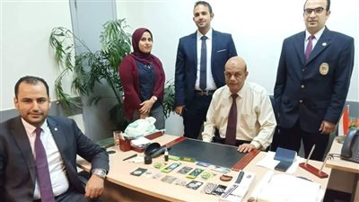 ضبط مواد مخدرة بحوزة راكب برازيلي بمطار القاهرة (صور)