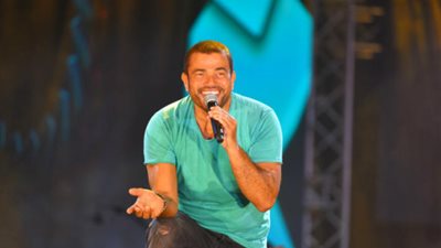 عمرو دياب عن الألعاب النارية: هو إحنا هنتعذب دنيا وآخرة