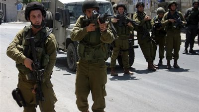 رسميا.. الاحتلال يتهم لجان المقاومة بتفجير حافلة الجنود