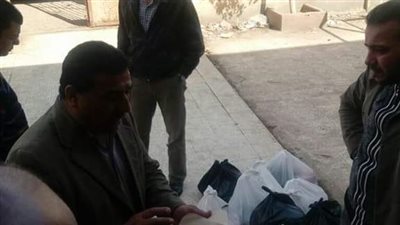 2000 جنيه و5 كليو لحوم لأسر الصيادين المحتجزين بالسودان (صور)