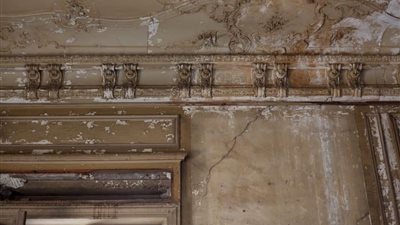 استشاري ترميم يوضح الوثائق التاريخية الدالة على صحة ألوان قصر البارون