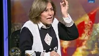 الشوباشي تكشف سبب أدائها العمرة بدون محرم (فيديو)