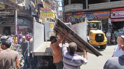 حملة مكبرة لرفع الإشغالات من شوارع دمياط (صور)