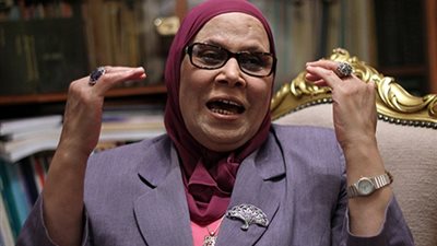 آمنة نصير عن سب «السبكي» نساء الصعيد: «مخبول»