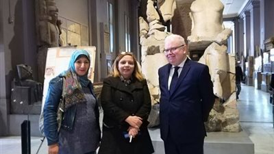 مدير المدرسة الوطنية للإدارة في فرنسا يزور المتحف المصري