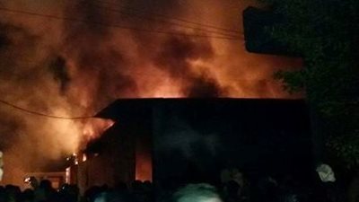 إصابة شخصين في حريق هائل بمصنع زيوت بدمياط