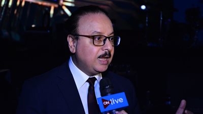 وزير الاتصالات: 45% مكونات محلية الصنع بالهاتف المصري