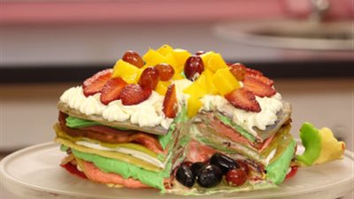 تورتة الكريب الملون لاحتفال مميز بعيد الحب