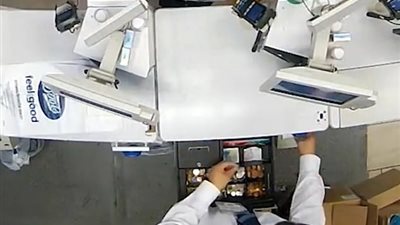 موظف يسرق متجرا 120 مرة (فيديو وصور)