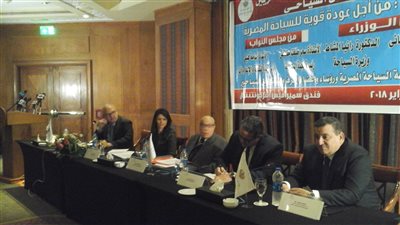 وزيرا السياحة والآثار يكشفون خطة النهوض بالقطاع.. العناني: انتهاء تطوير منطقة الهرم يونيو المقبل.. 5 ملايين دولار عائدات المعرض الواحد بالخارج.. والمشاط: إصدار القانون الجديد عقب انتخابات غرفة الشركات