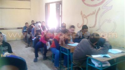 بالصور.. انتظام الدراسة بأول أيام «الترم الثانى» بمدارس المنوفية