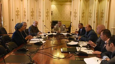 قوى عاملة البرلمان تناقش أوضاع العمالة الموسمية