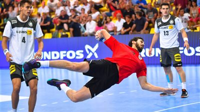 الفراعنة أبطالا لمونديال ناشئي اليد.. المنتخب الوطني يكتب التاريخ في مقدونيا.. هزمنا كبار أوروبا.. حققنا اللقب الأول في تاريخنا على حساب ألمانيا.. والرئيس مهنئا اللاعبين: نموذج في العزيمة والإصرار